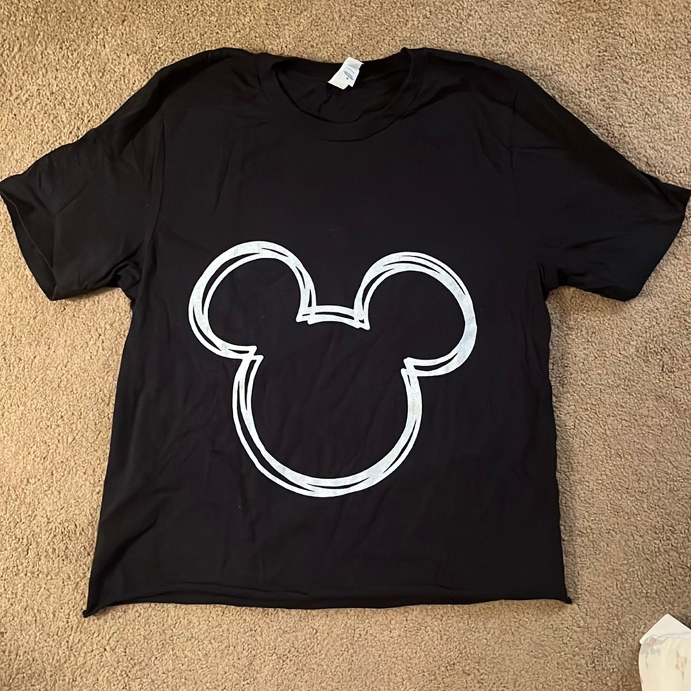 Cropped Disney tshirt, black, size medium
